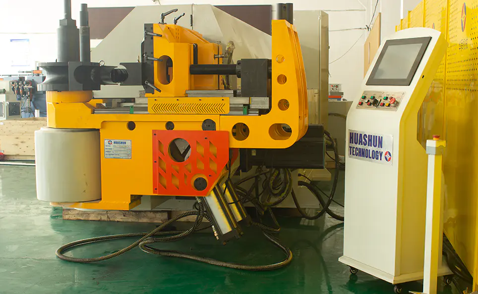CNC M-serien helautomatisk tubbockningsmaskin med flera radier