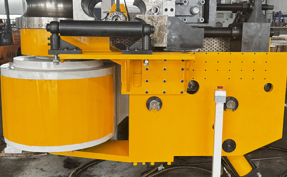 CNC L-serien helautomatisk tubbockningsmaskin med servohydraulisk kontroll