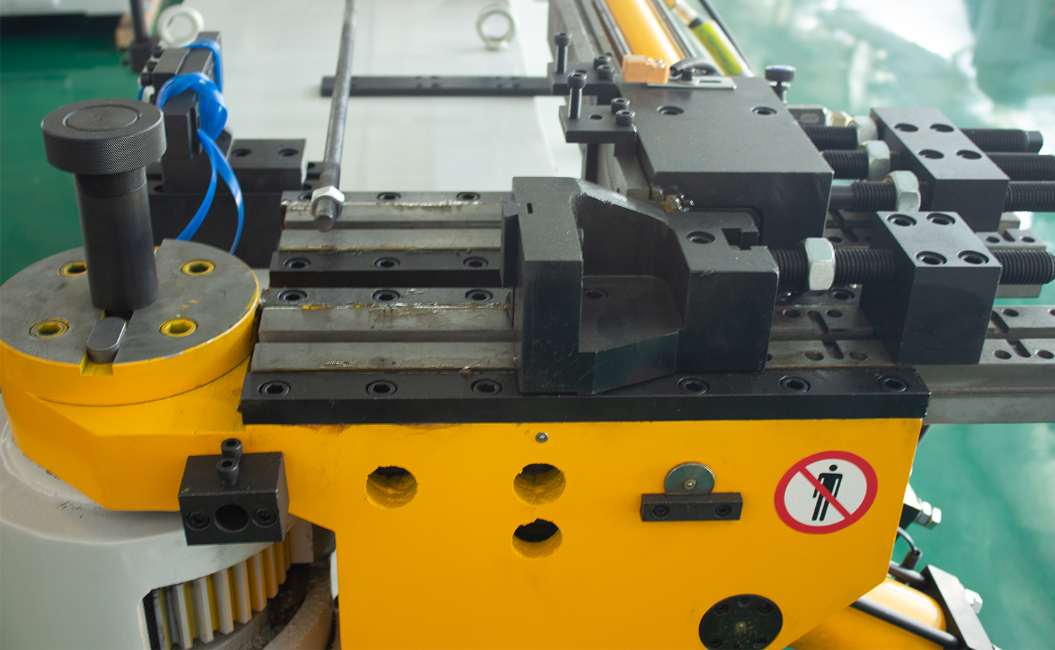NC S-seriens spindelhydrauliska rörbockare med enkel programinställning NC S-seriens spindelhydrauliska rörbockare med enkel programinställning