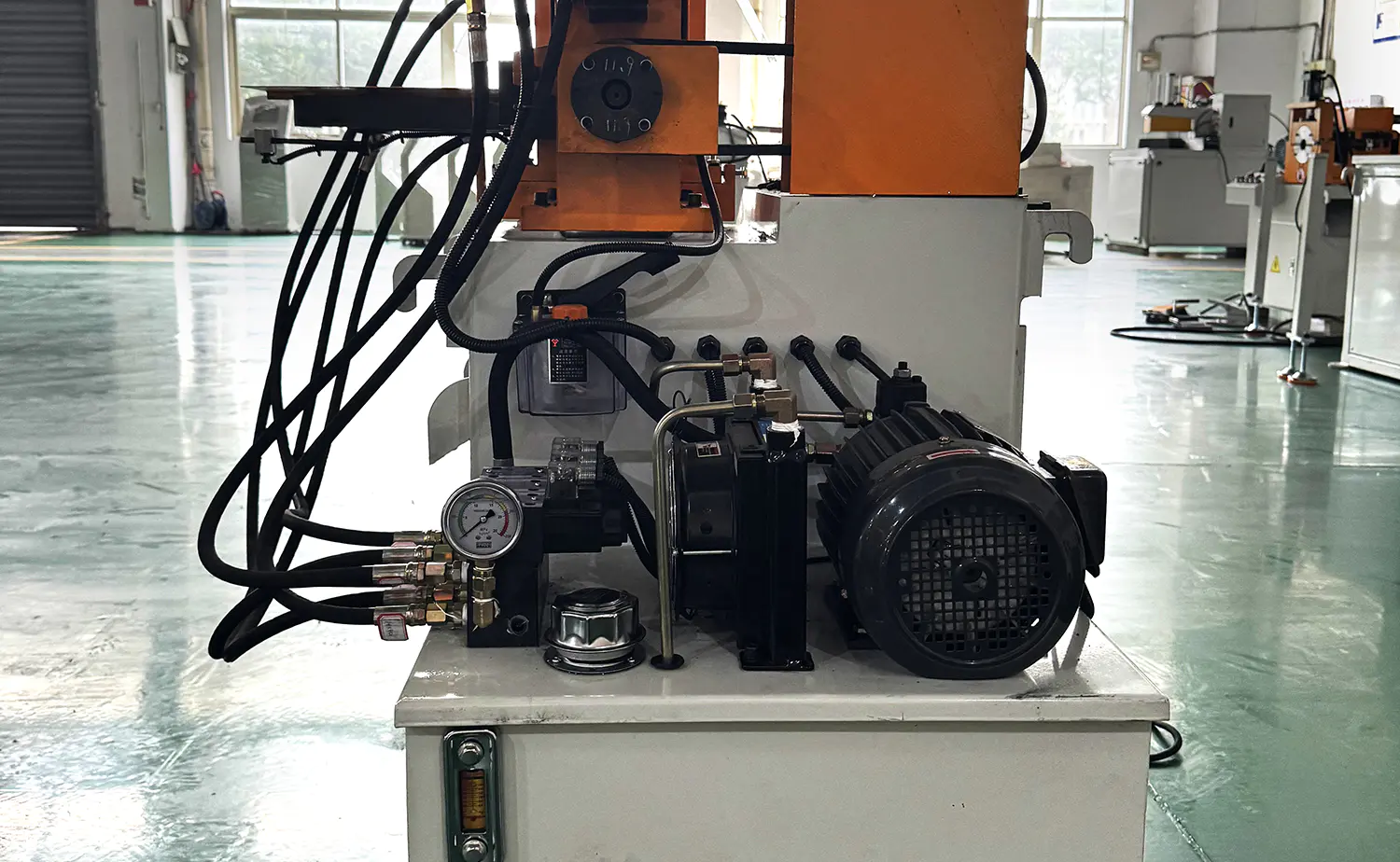 EF PV1-serien hydraulisk halvautomatisk avfasningsmaskin för rör