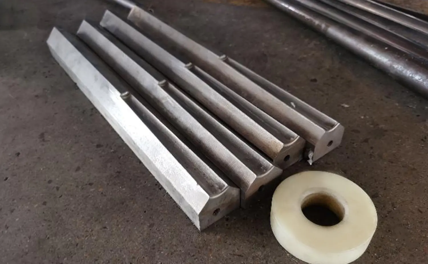 ZTM-50/60/76/114 Multi-Material Applicable Semi-Automatic Taper Tube Reducing Machine