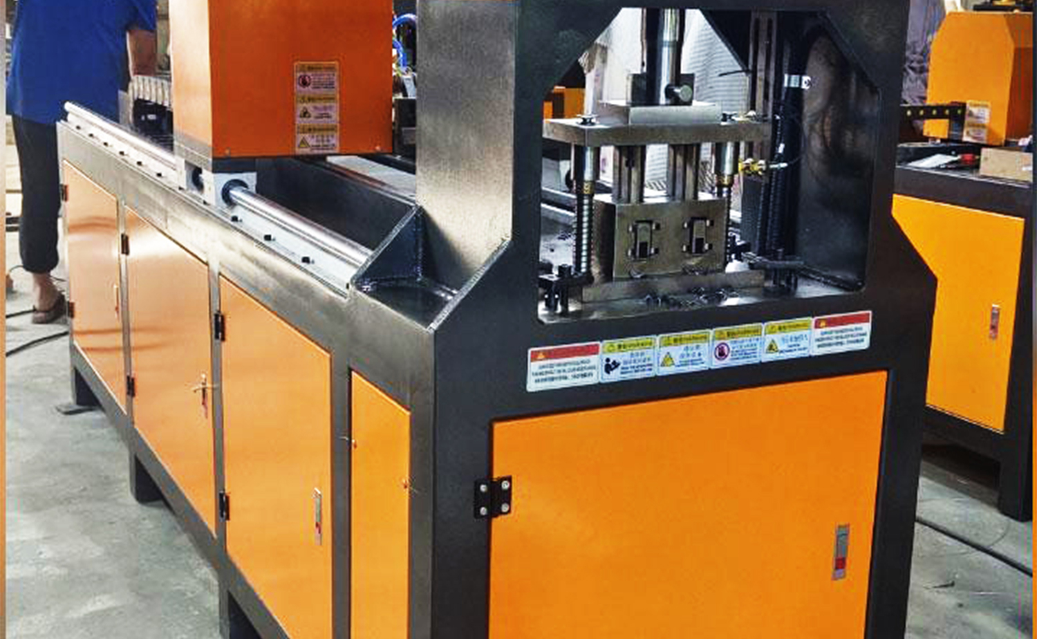 CNC-serien automatisk encylindrig hydraulisk stansmaskin