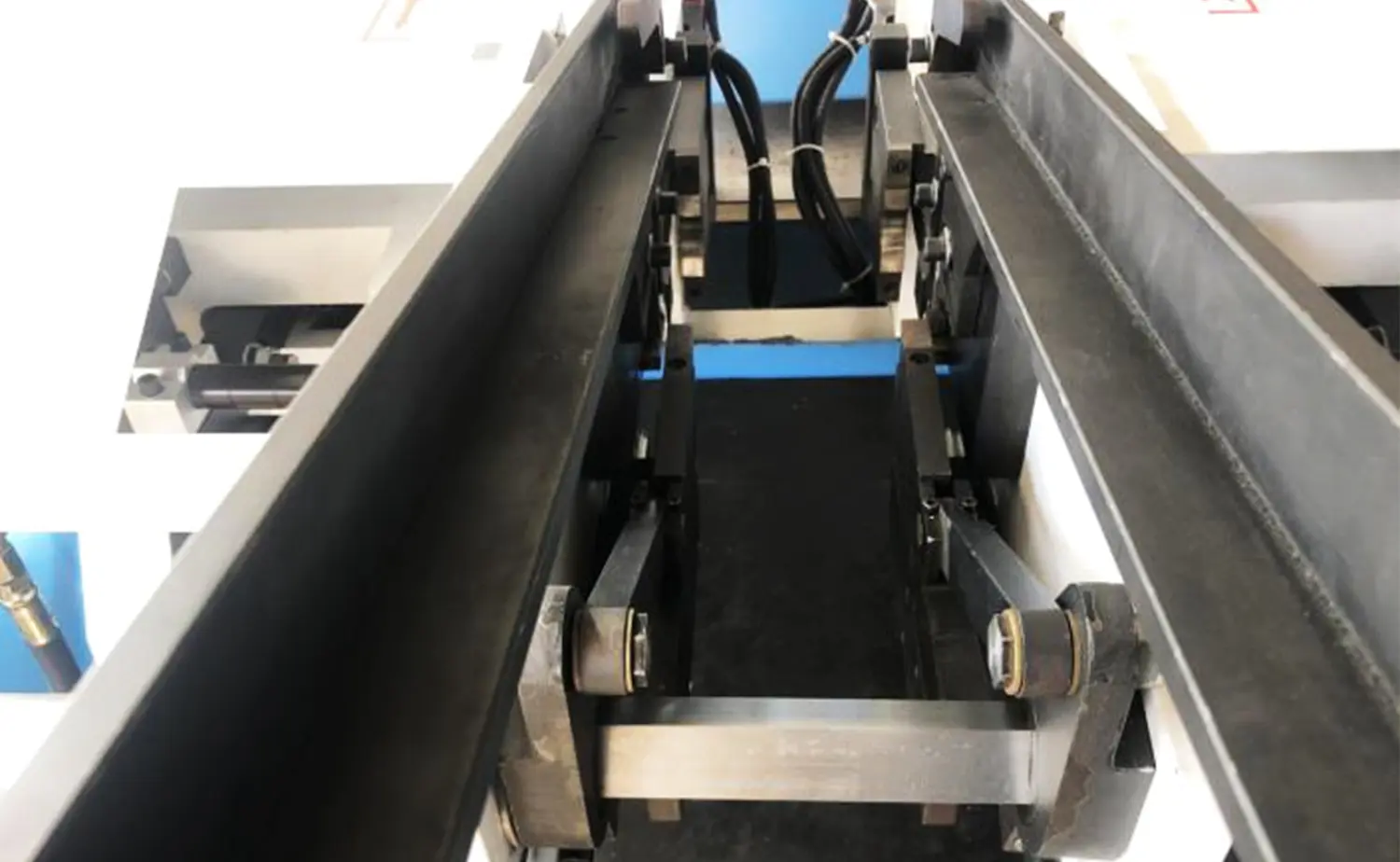 DEF PV-serien dubbelhuvud hydraulisk avfasningsmaskin för rör