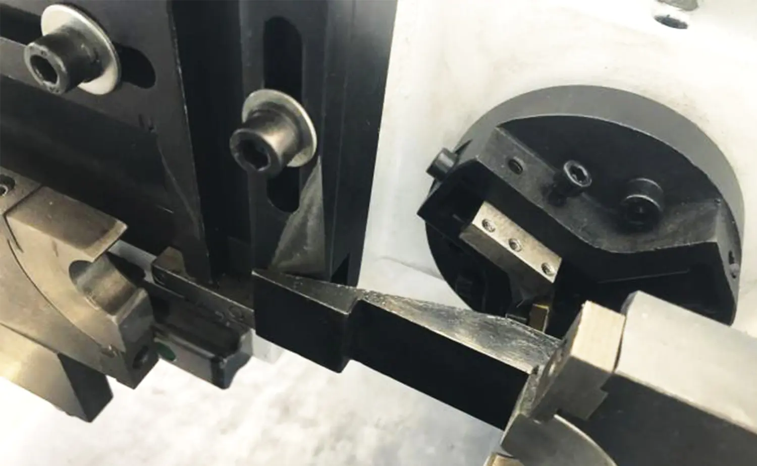 DEF PV-serien dubbelhuvud hydraulisk avfasningsmaskin för rör