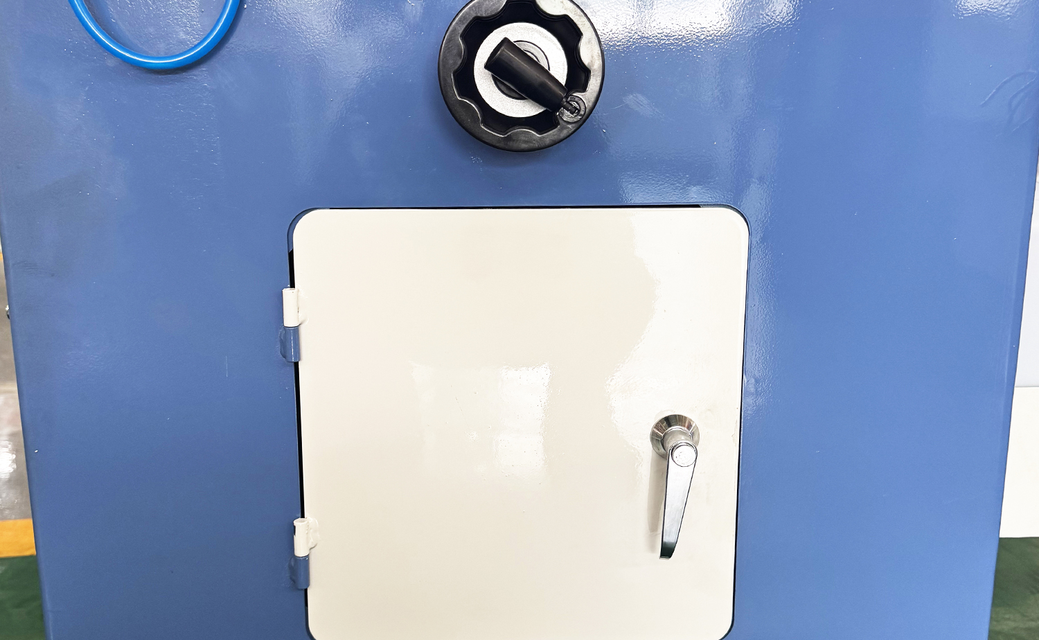 ES455 halvautomatisk aluminiumskärmaskin med vinkelskärfunktion